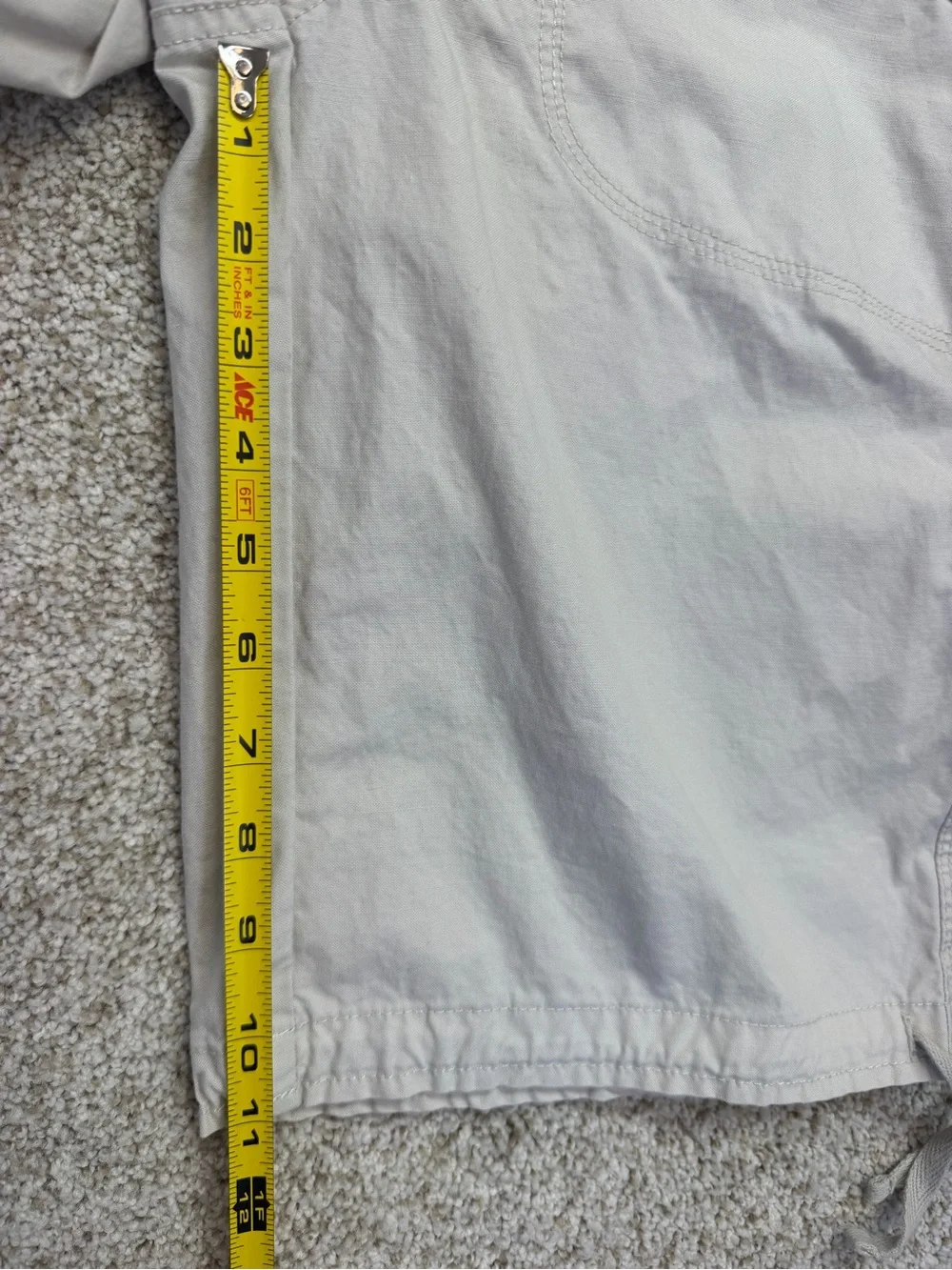 Carhartt Shorts Women’s Cream Cargo Bermuda Chino Shorts Size 6 Outdoor Hike